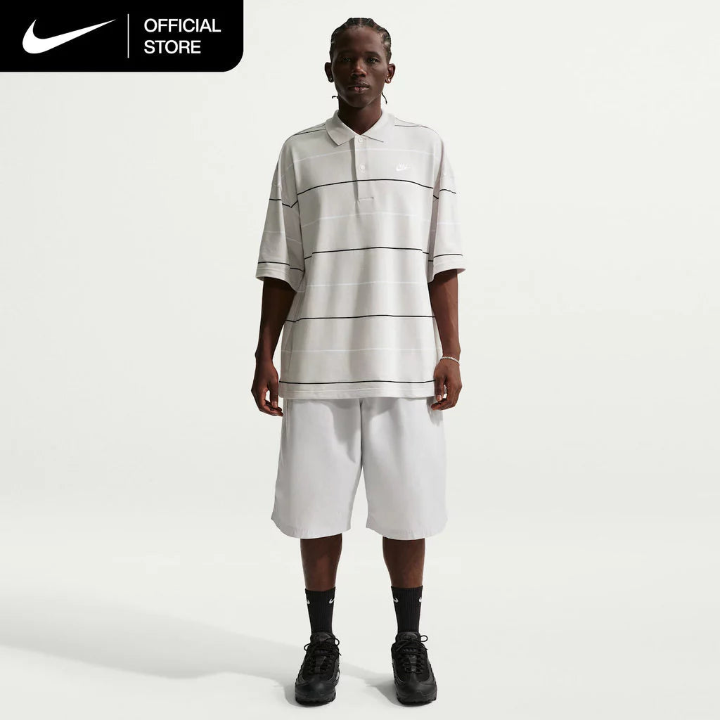 Polo Garis Besar Sportswear Club Pria Nike-Gold Mountain